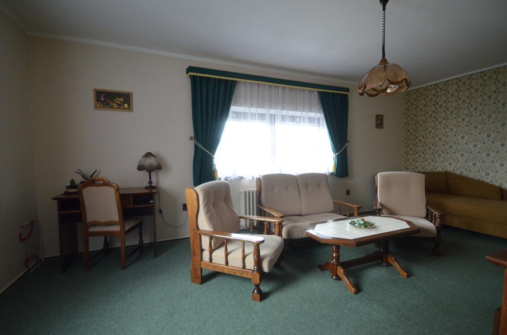 Villa Zerotin Penzion Bed & Breakfast Велке Лосины Экстерьер фото