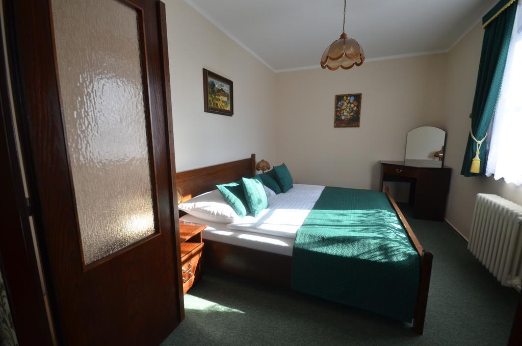 Villa Zerotin Penzion Bed & Breakfast Велке Лосины Экстерьер фото
