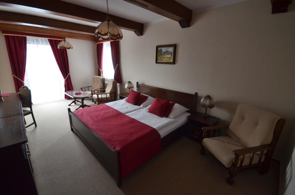 Villa Zerotin Penzion Bed & Breakfast Велке Лосины Экстерьер фото