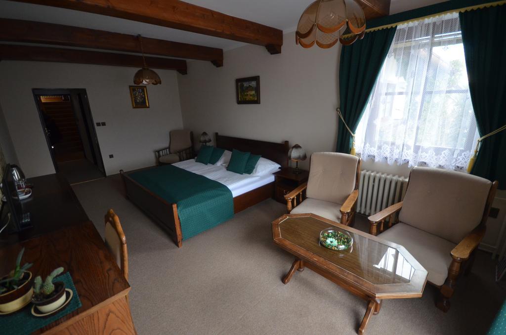 Villa Zerotin Penzion Bed & Breakfast Велке Лосины Экстерьер фото