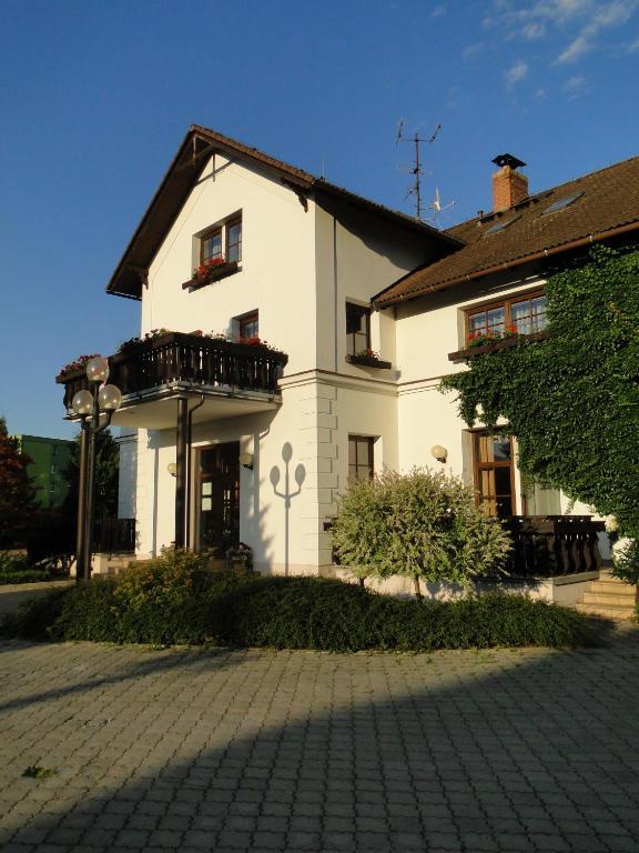 Villa Zerotin Penzion Bed & Breakfast Велке Лосины Экстерьер фото