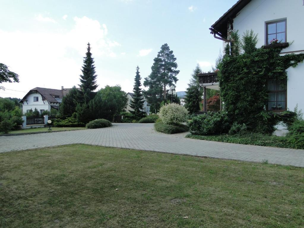Villa Zerotin Penzion Bed & Breakfast Велке Лосины Экстерьер фото