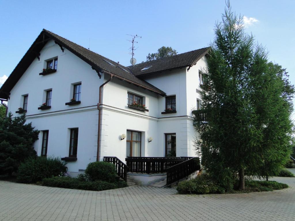 Villa Zerotin Penzion Bed & Breakfast Велке Лосины Экстерьер фото