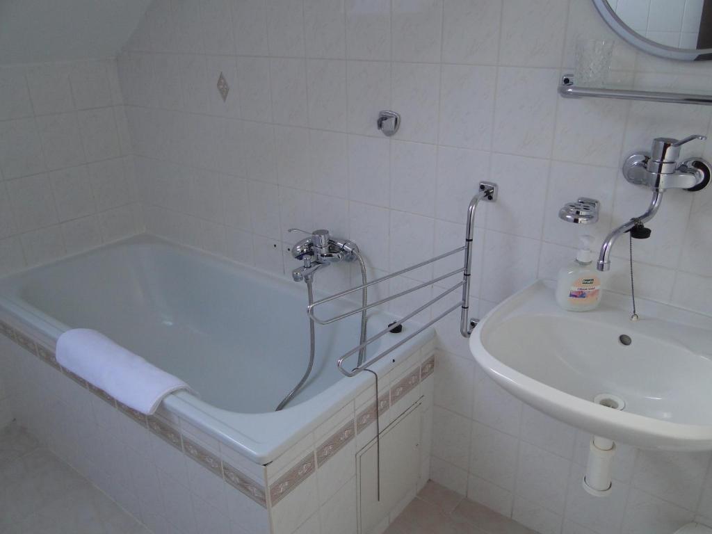 Villa Zerotin Penzion Bed & Breakfast Велке Лосины Номер фото